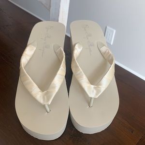 Ivory size 6 bridal 3.5 inch wedge flip flops